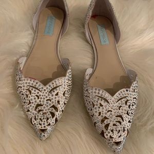 Blue by Betsey Johnson Ivory color Flats size 9